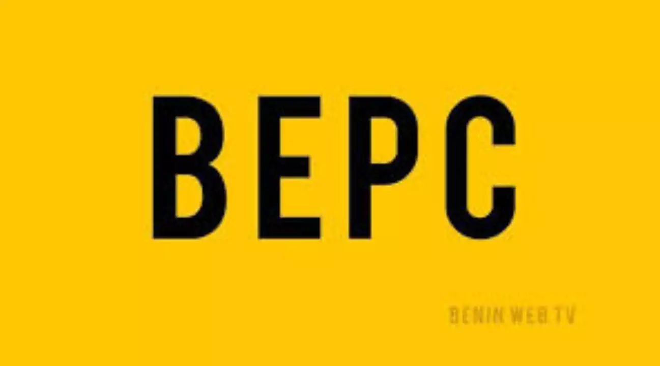 Affiche promotionnelle pour le BEPC 2025 avec des éléments graphiques colorés.