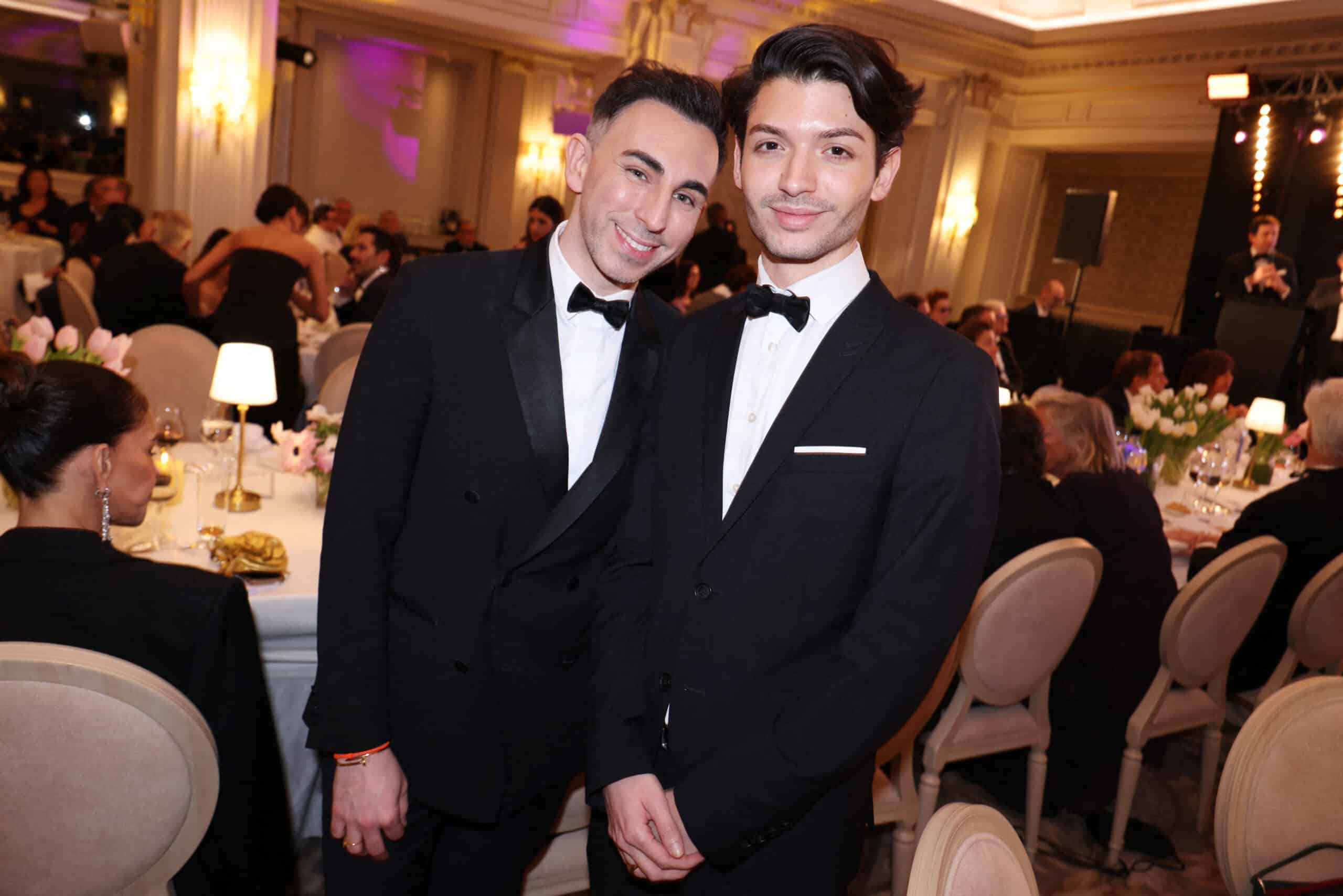 Jordan de Luxe en couple : le chroniqueur de "TBT9" prend la pose aux côtés de son chéri pour la première fois