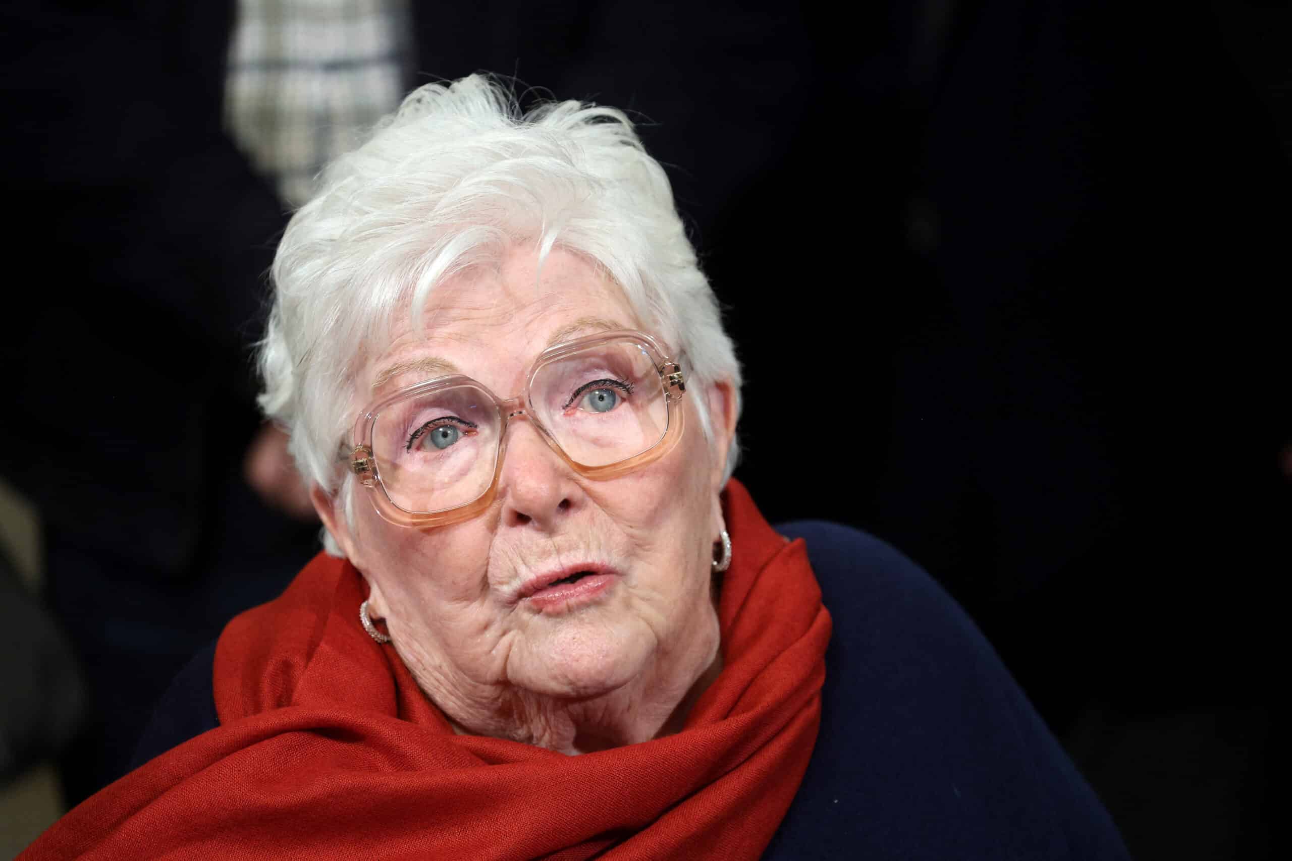 "Faites-le savoir à tout le monde" : Line Renaud, 97 ans, donne des nouvelles de sa santé