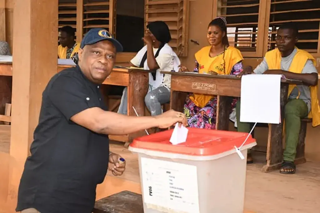 Daniel Valère Sètonnougbo vote à Pobé et appelle à une forte mobilisation