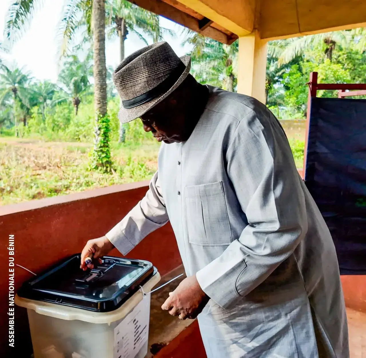 Louis Vlavonou vote à Ifangni et appelle au civisme électoral