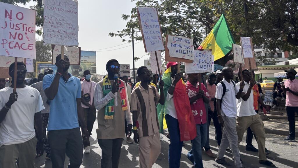 Sénégal: marche symbolique à Dakar contre les violences policières
