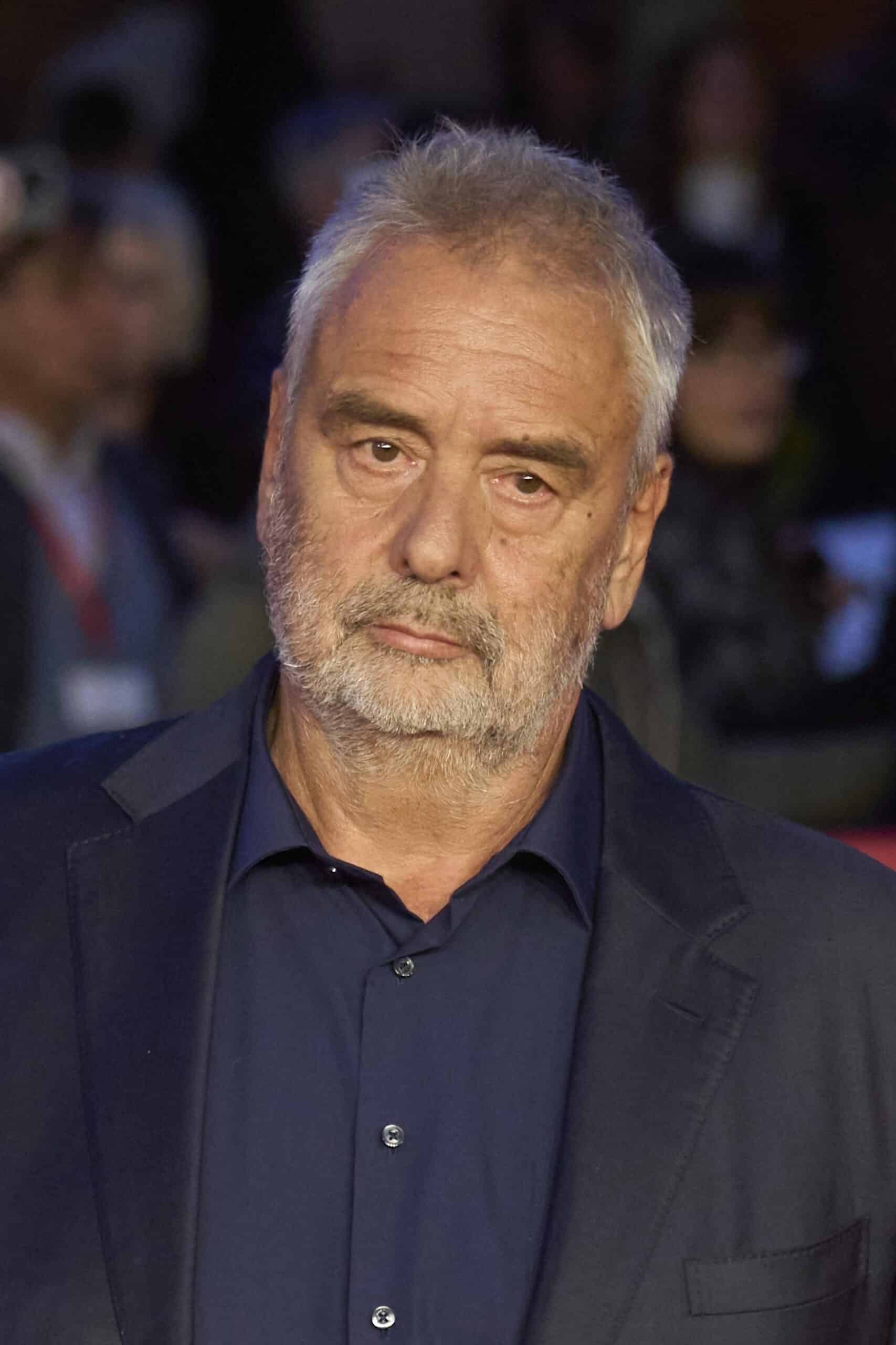 "Il préfère faire perdre son temps à la justice" : Luc Besson dézingue le chasseur condamné après un acte "barbare" commis sur sa propriété