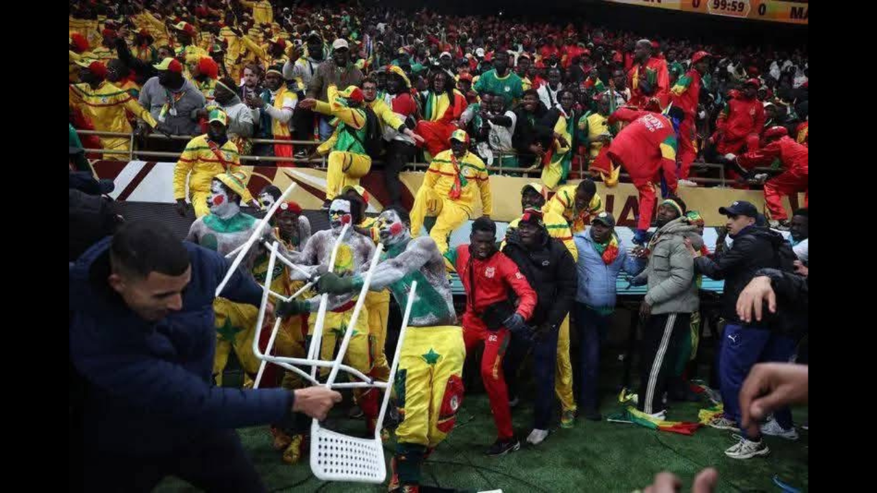 la justice condamne 18 supporters sénégalais