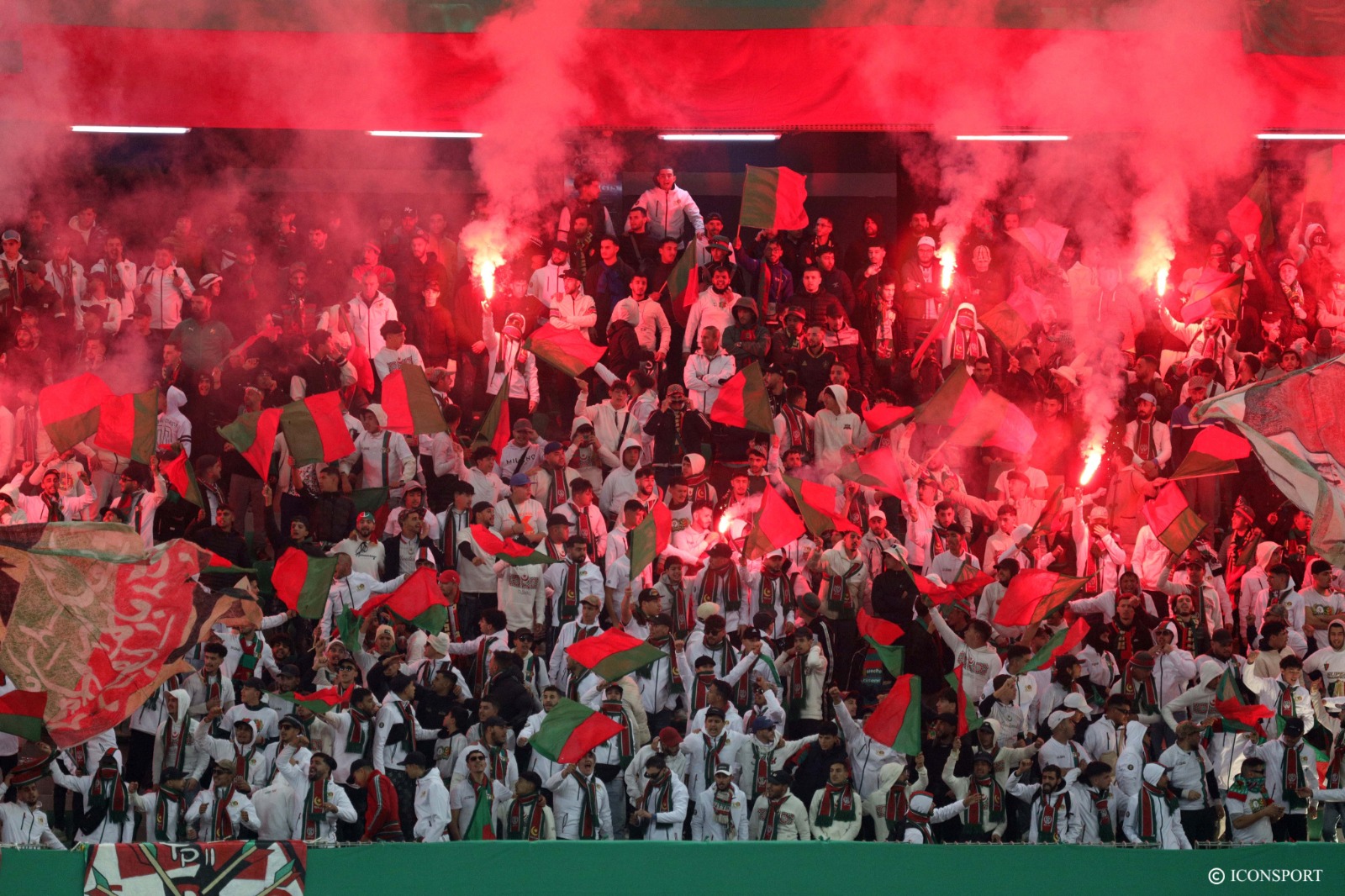 LDC CAF : supporters de MC Alger mobilisés au centre d&rsquo;entraînement avant le match face à Sundowns