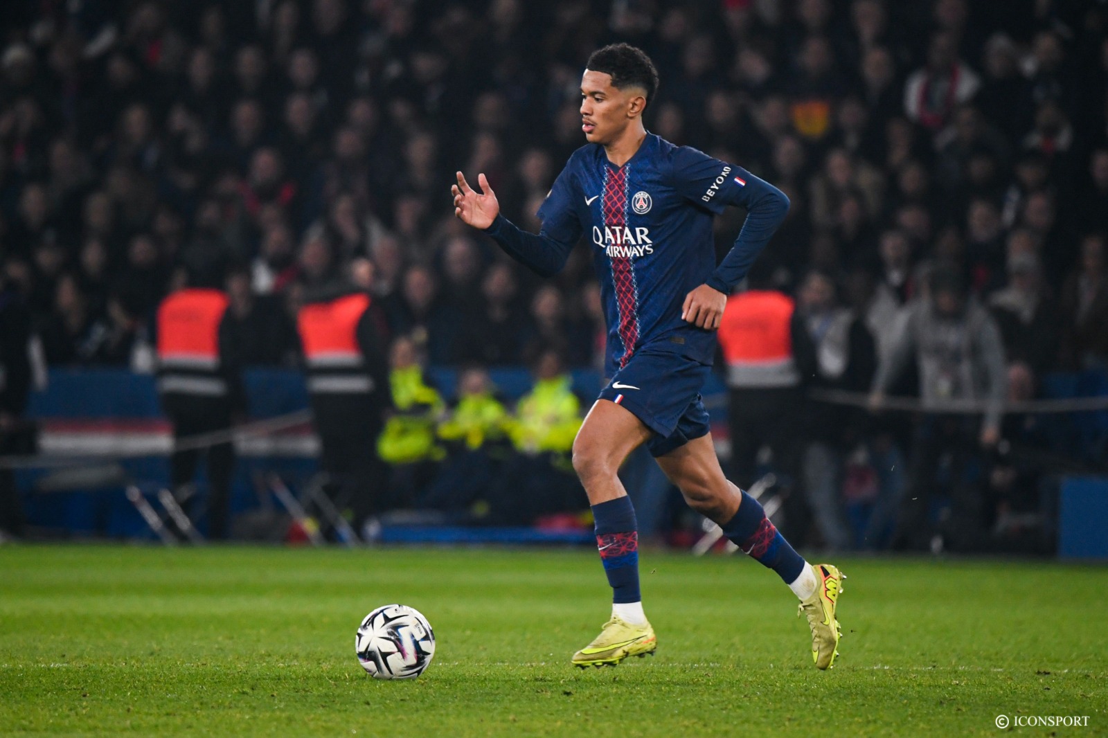 PSG : Senny Mayulu rejoint l’infirmerie 