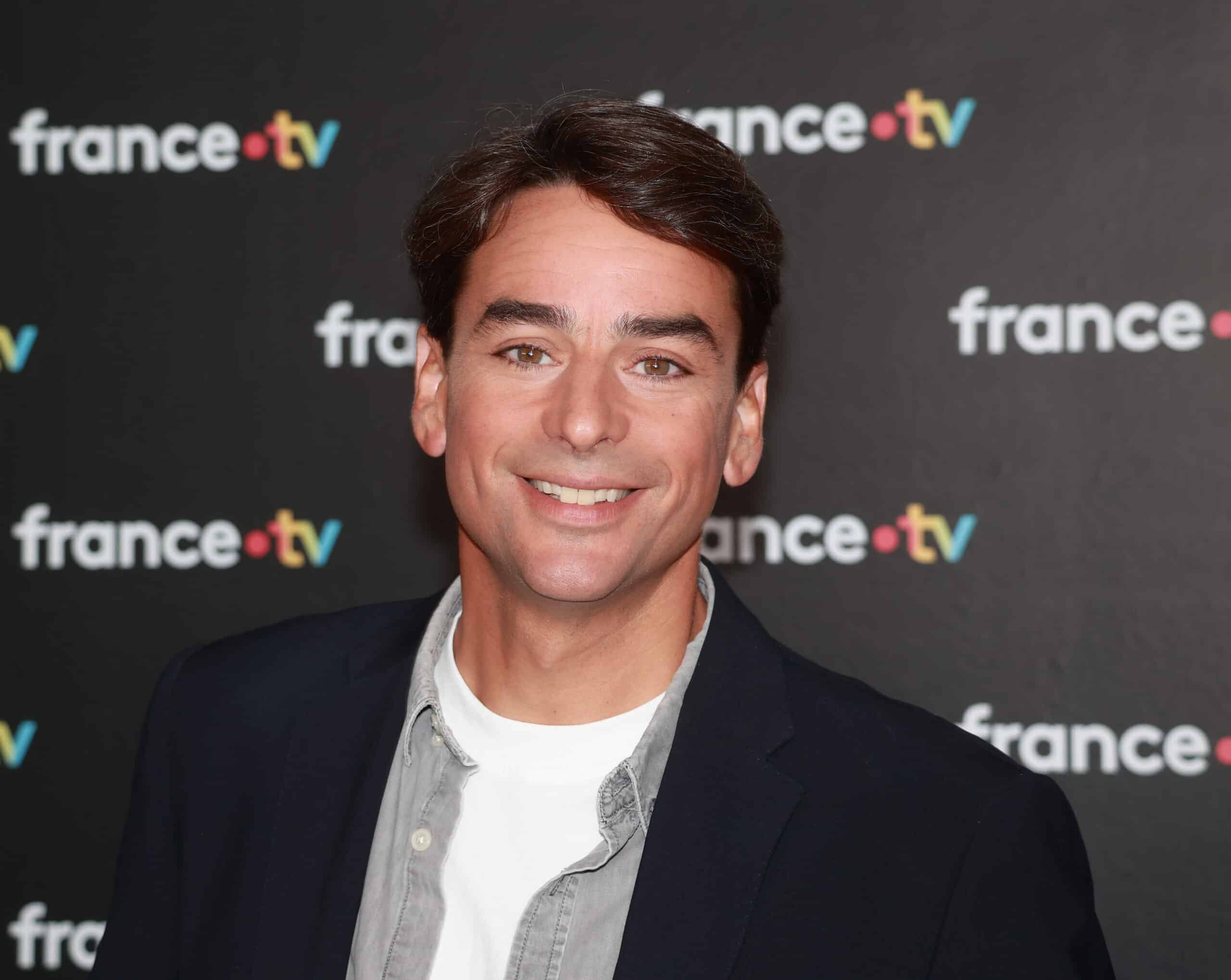 "C’est une honte", Julian Bugier : une actrice française s’en pend frontalement à la star du JT de France 2