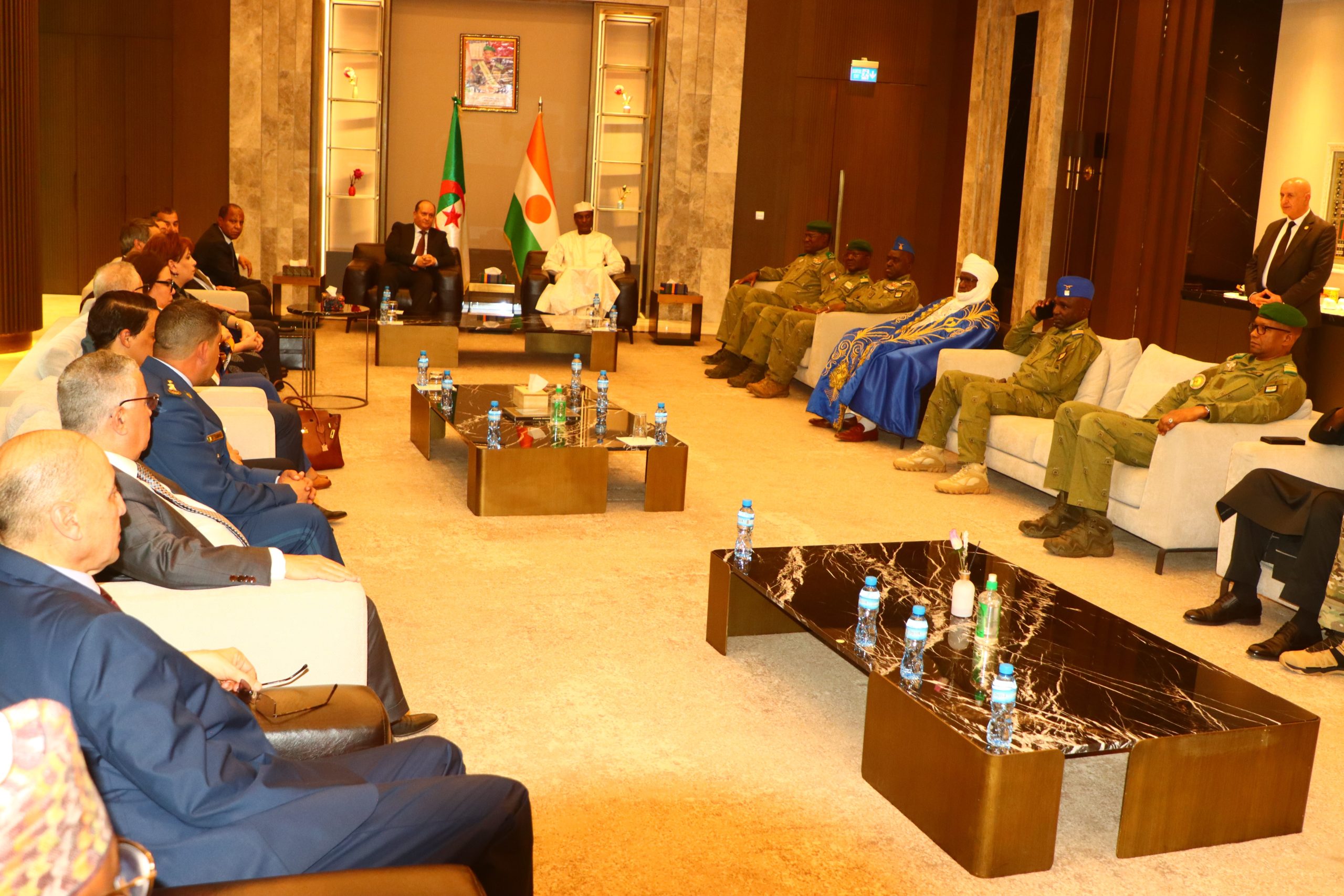 le Premier ministre de la République Algérienne M. Sifi Ghrieb à Niamey pour une visite de travail de deux jours – Le Sahel