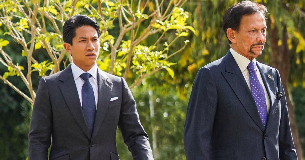 Le prince Abdul Mateen de Brunei, papa gaga de sa fille Zahra, lovée dans ses bras