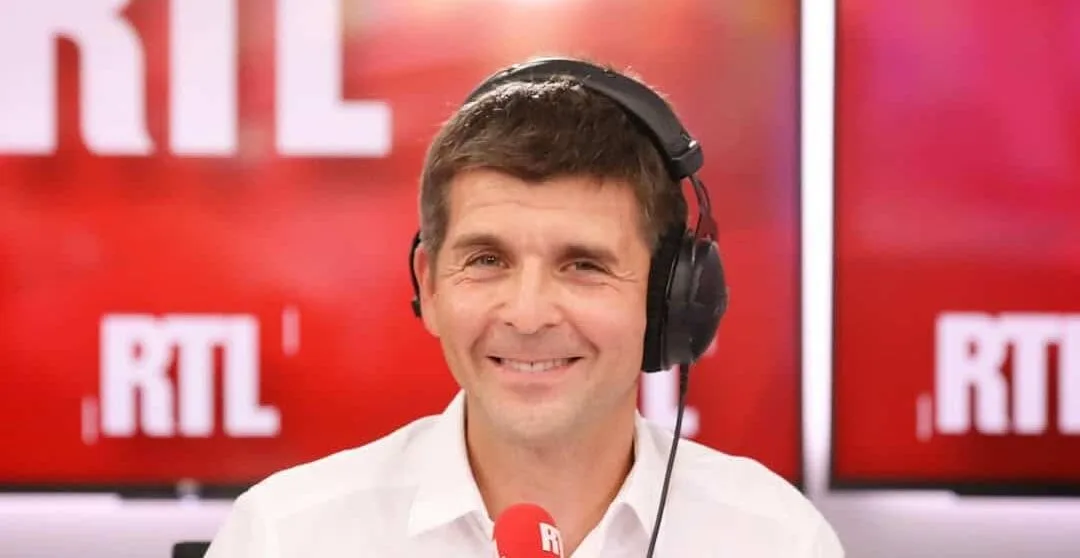 Thomas Sotto : après son accident de la route en début d’année, le journaliste quitte RTL