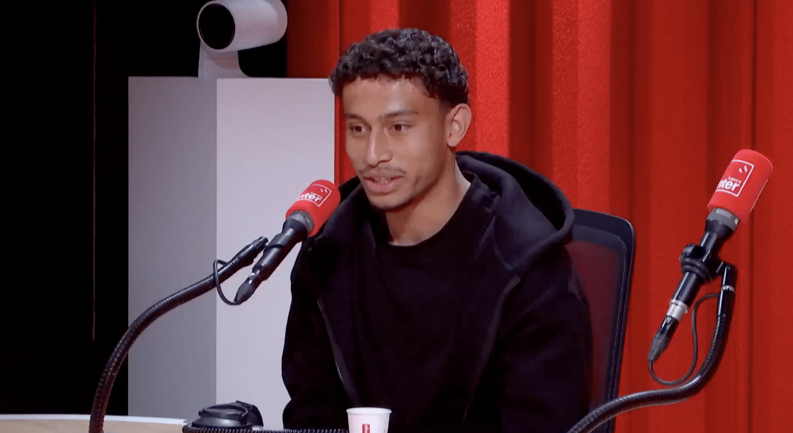 Incendie de Crans-Montana : Tahirys Dos Santos, joueur du FC Metz grièvement brûlé, signe un livre choc après le drame