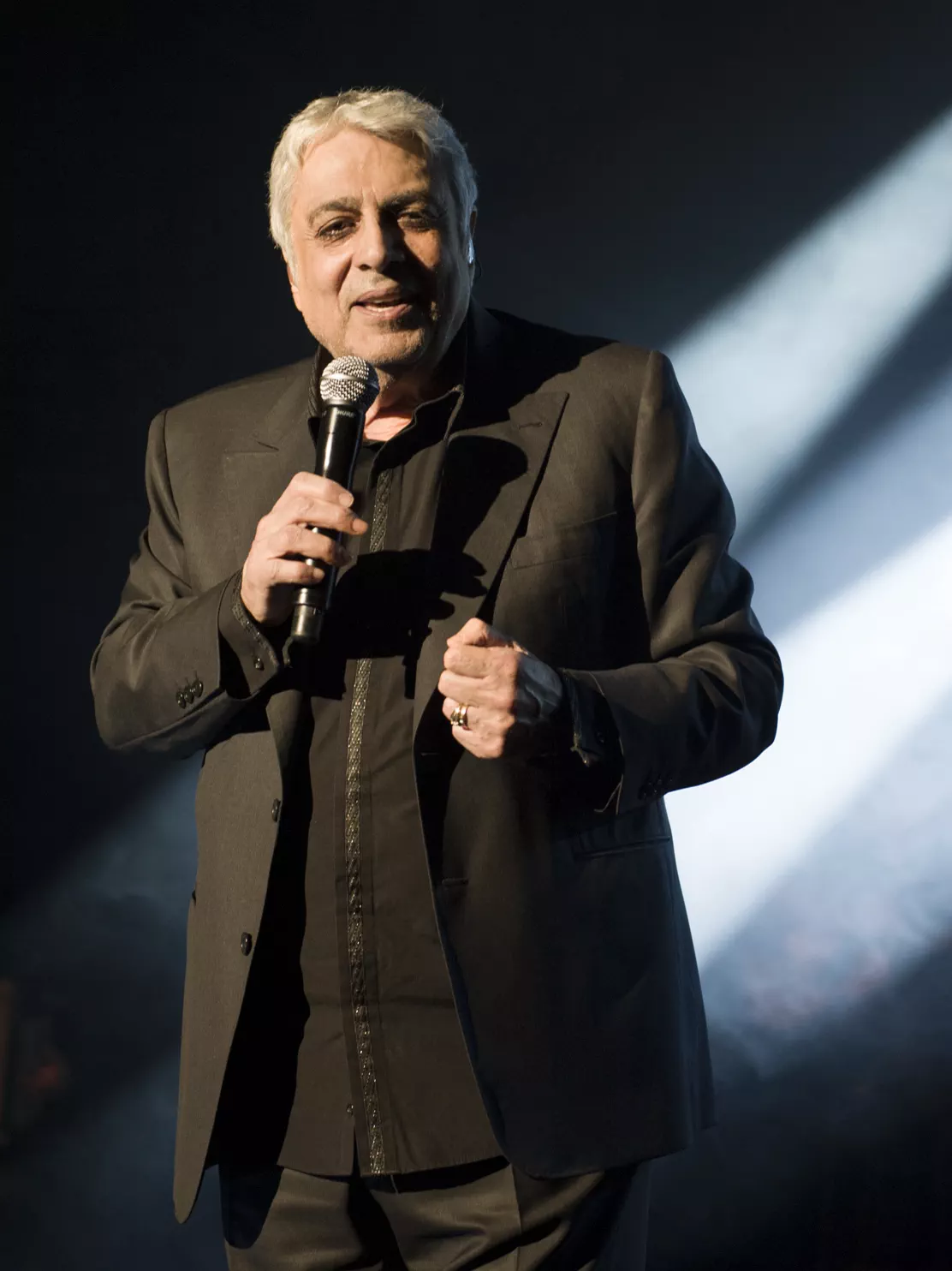 Enrico Macias sur scène en 2016